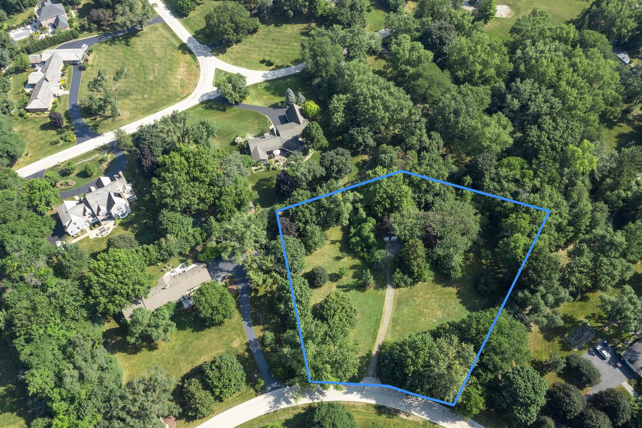 449 Cumnock Rd., Inverness, IL 60067