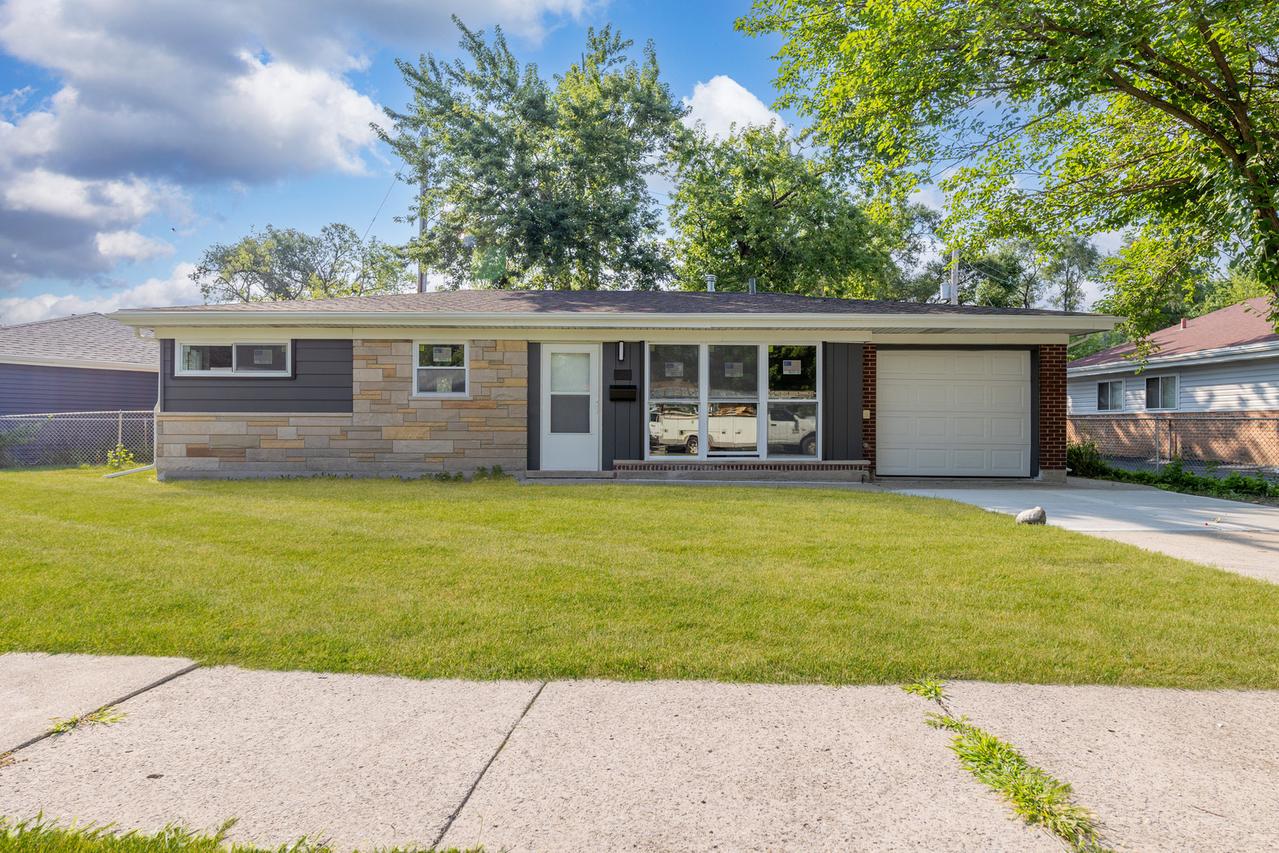 1473 Lincoln Pl., Calumet City, IL 60409