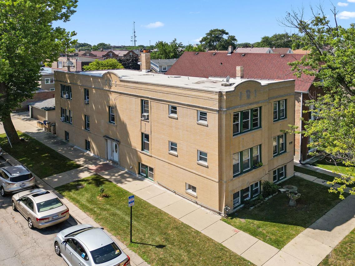 5501 W 24th St., Cicero, IL 60804