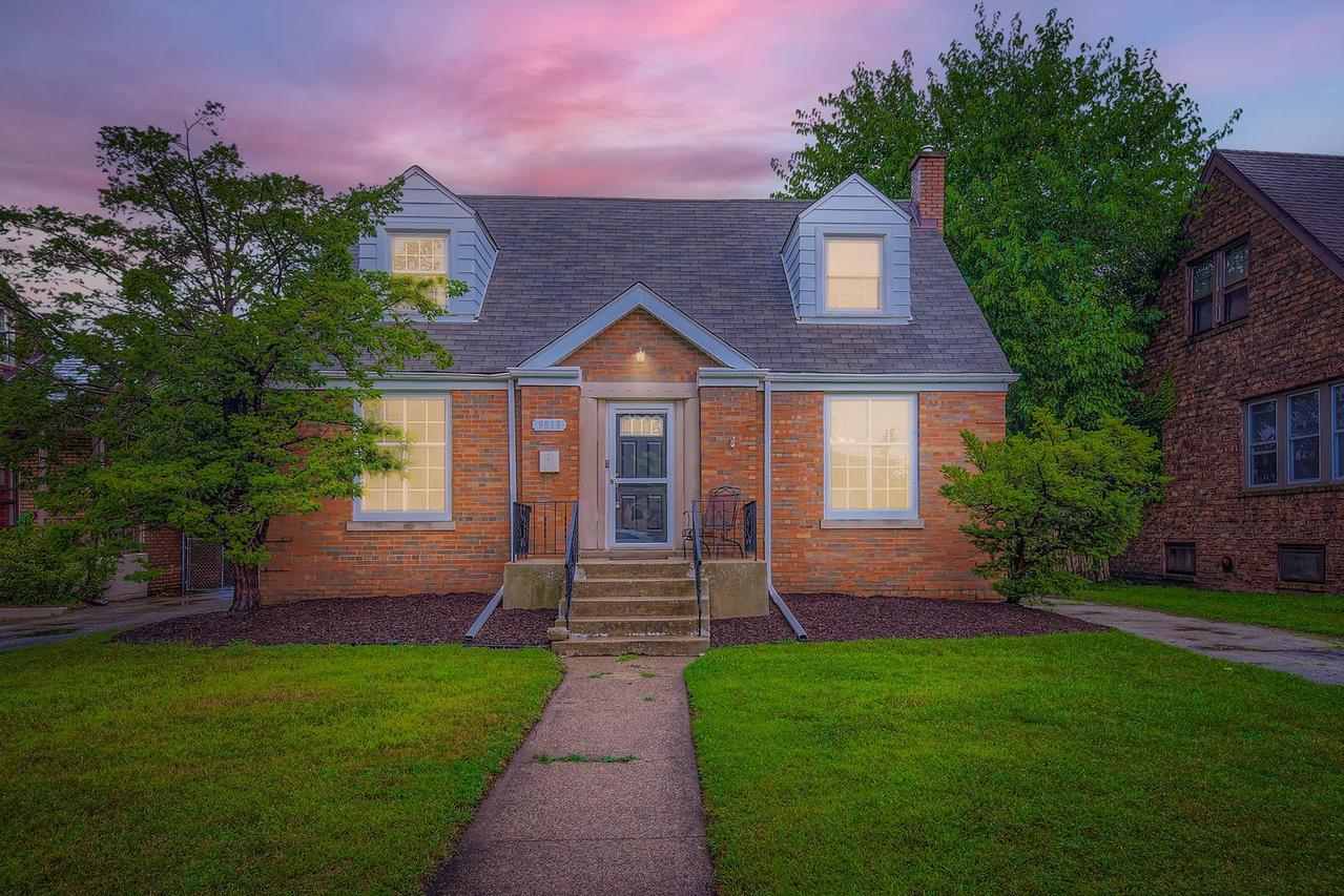 9813 S Lawndale Ave., Evergreen Park, IL 60805