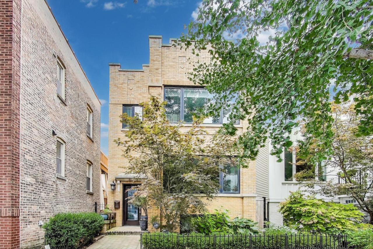 3306 N Bell Ave., Chicago, IL 60618