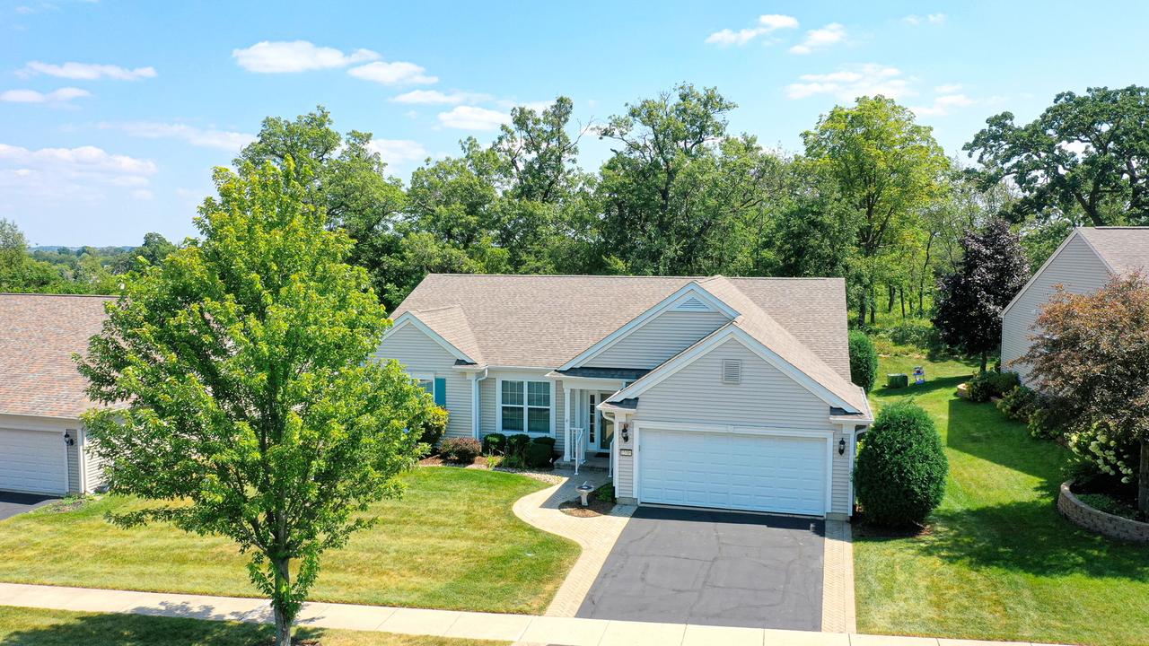 12486 Carmel Ln., Huntley, IL 60142