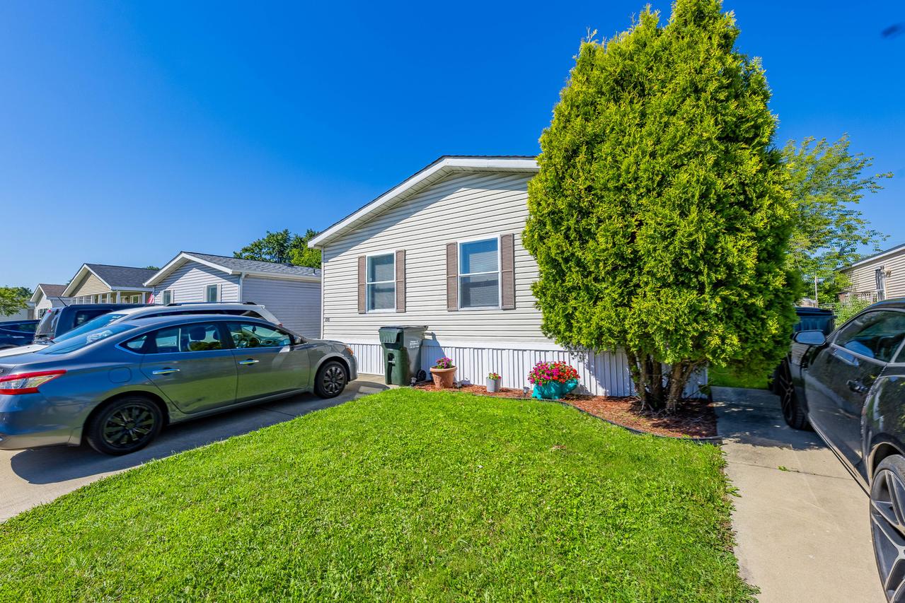 870 Victory Ln., Justice, IL 60458