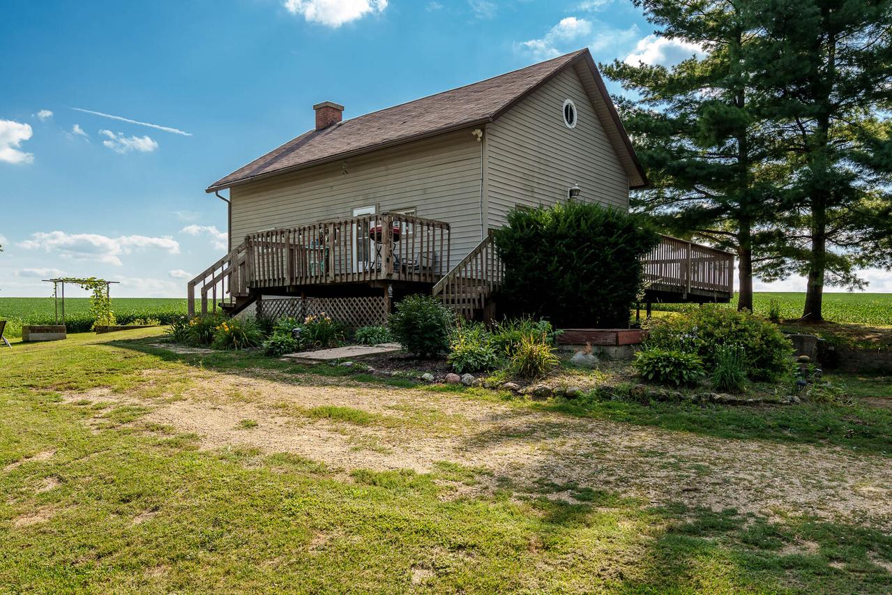 6913 W Wagner Rd., German Valley, IL 61039