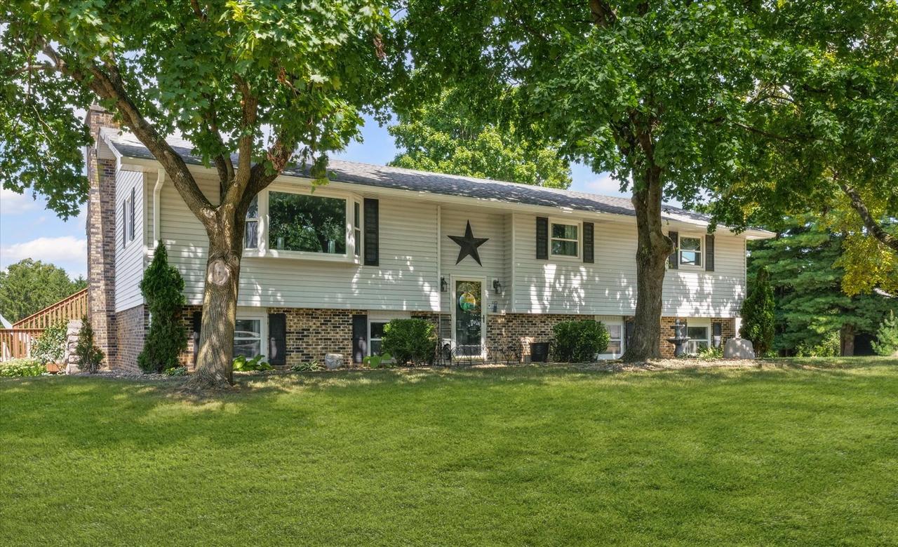 1372 Treasure Ln., White Heath, IL 61884