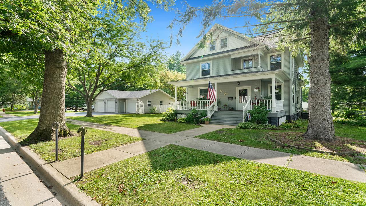 308 S 8th St., Oregon, IL 61061