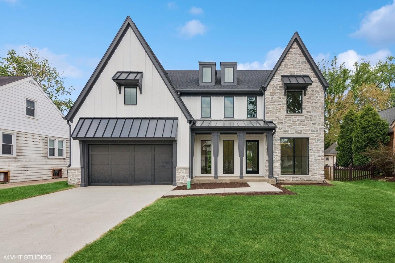 613 S Chatham Ave., Elmhurst, IL 60126