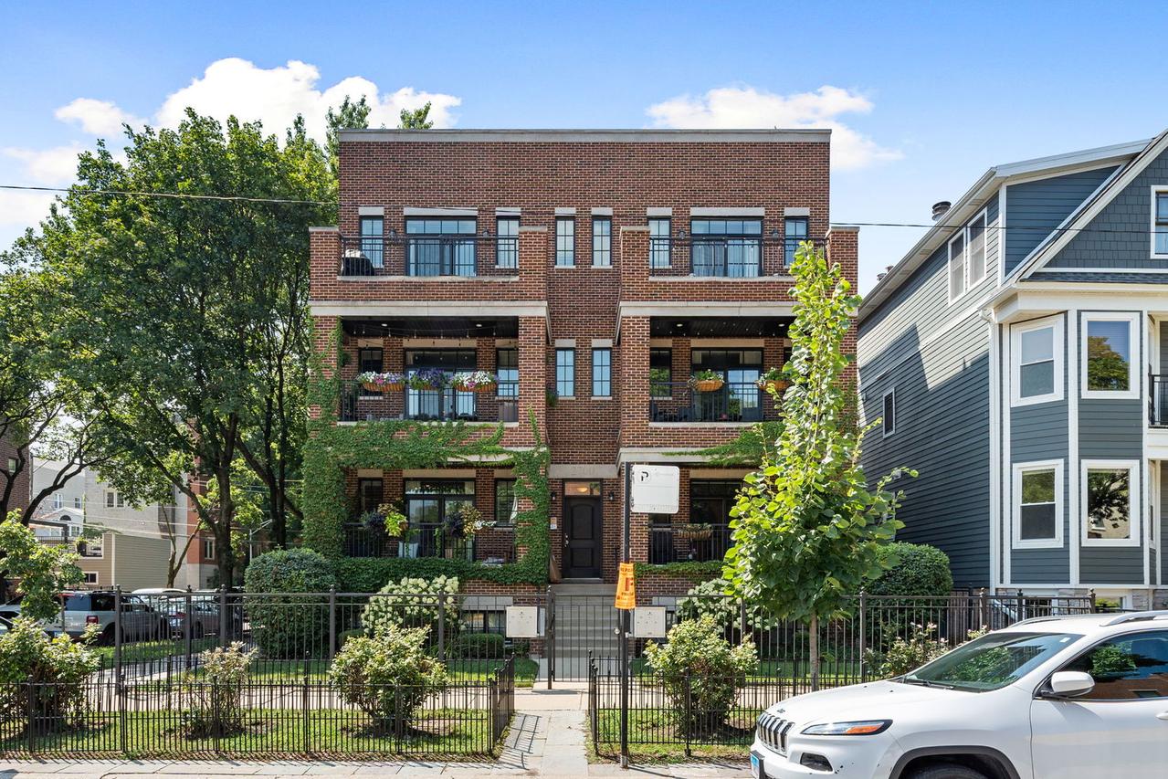 2700 N Wayne Ave. #1S, Chicago, IL 60614
