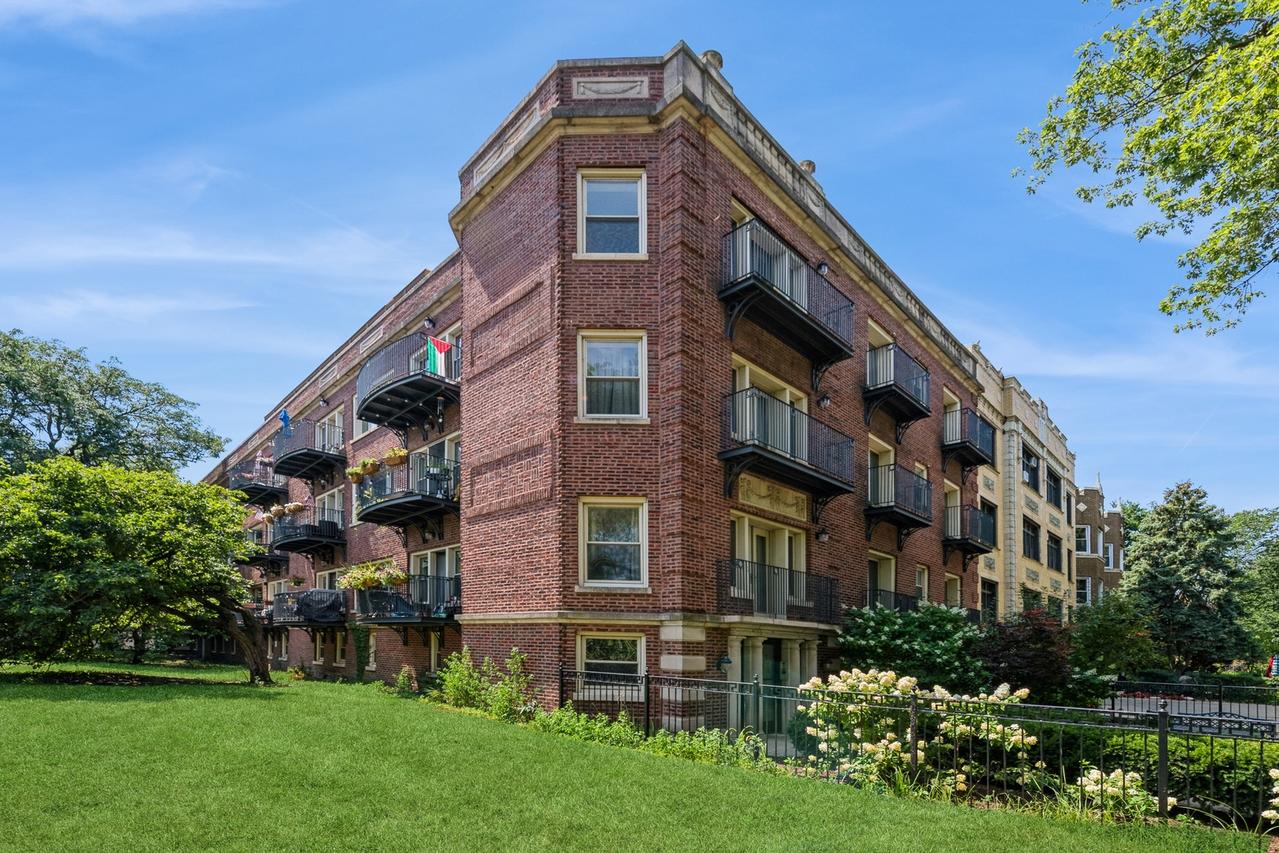 1125 W Farwell Ave. #B2, Chicago, IL 60626