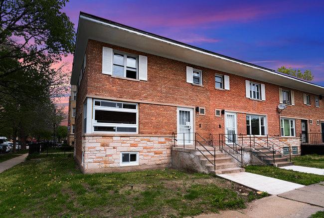 8313 S Ingleside Ave., Chicago, IL 60619