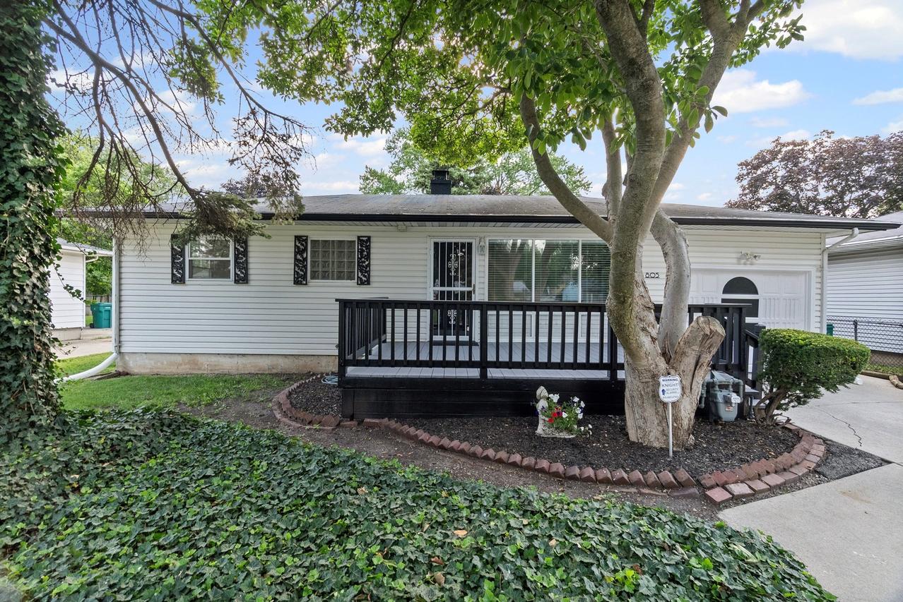 805 Lilac Ln., Joliet, IL 60435