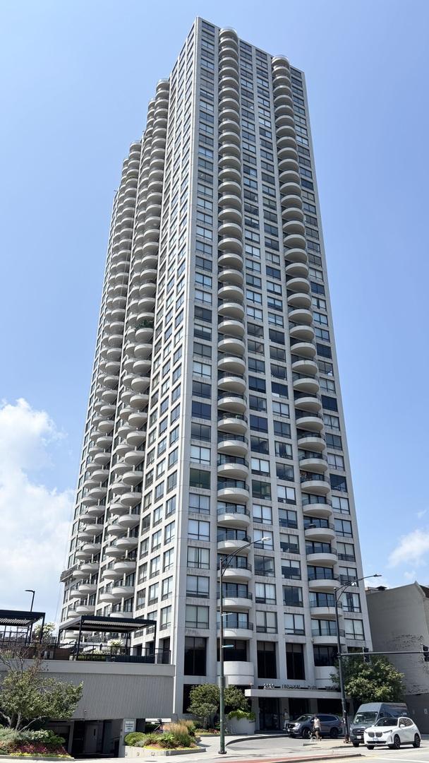 2020 N Lincoln Park West Ave. #6E, Chicago, IL 60614