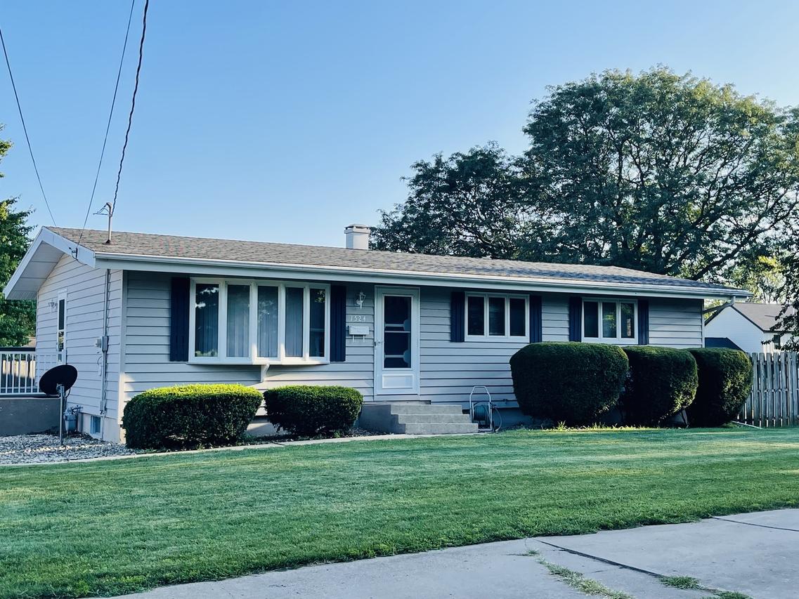 1524 Chambers Ave., Peru, IL 61354