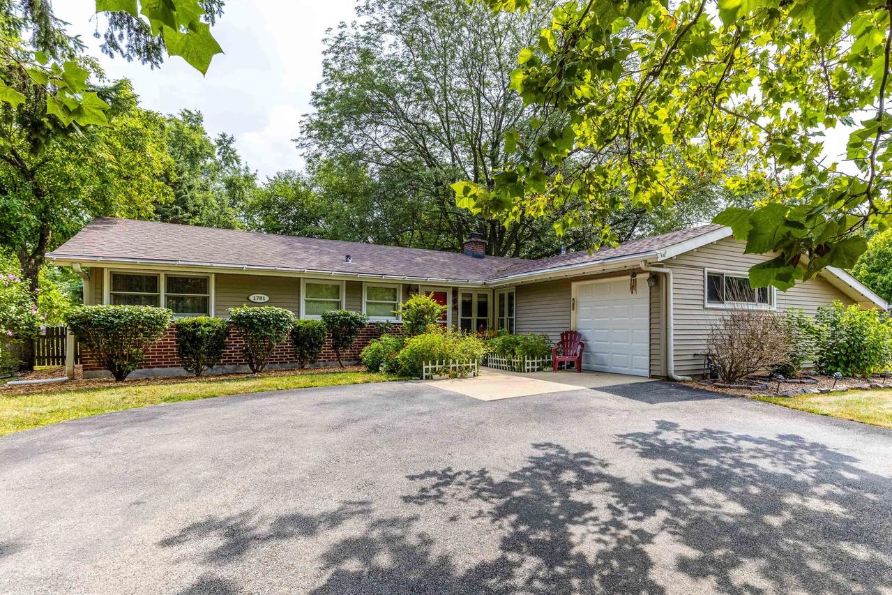 1701 W Schaumburg Rd., Schaumburg, IL 60194