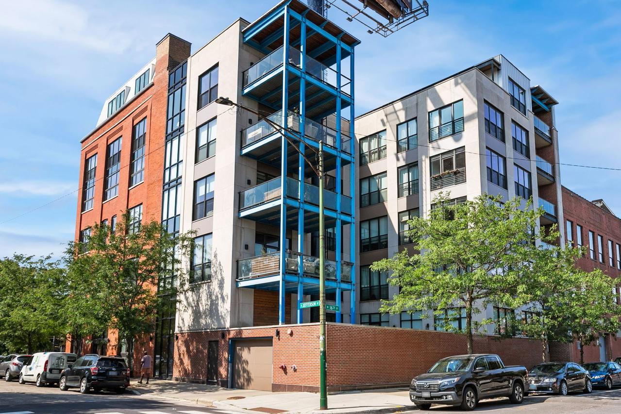 1600 S Jefferson St. #203, Chicago, IL 60616
