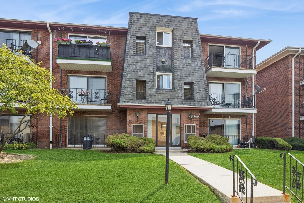 11915 S Lawndale Ave. #2C4, Alsip, IL 60803