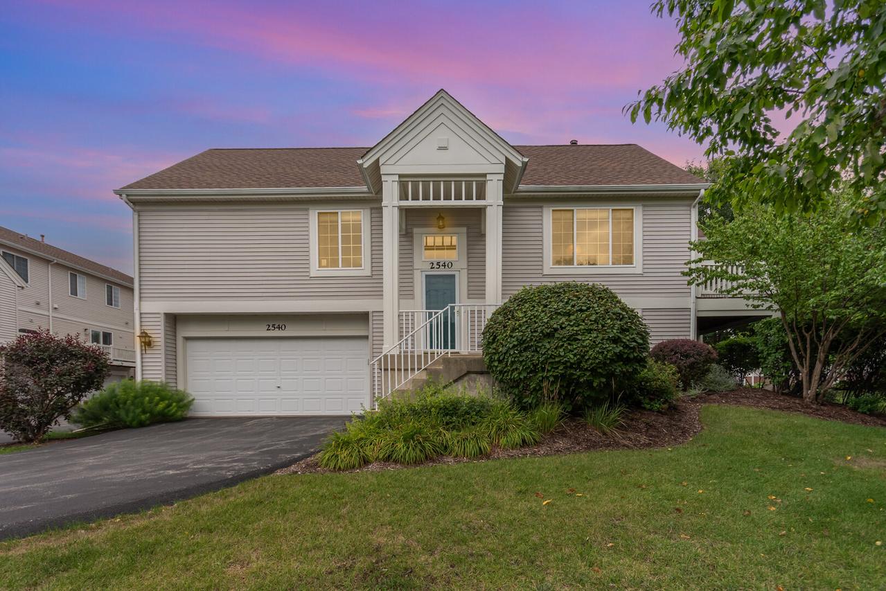 2540 Hatfield Ct., Elgin, IL 60123