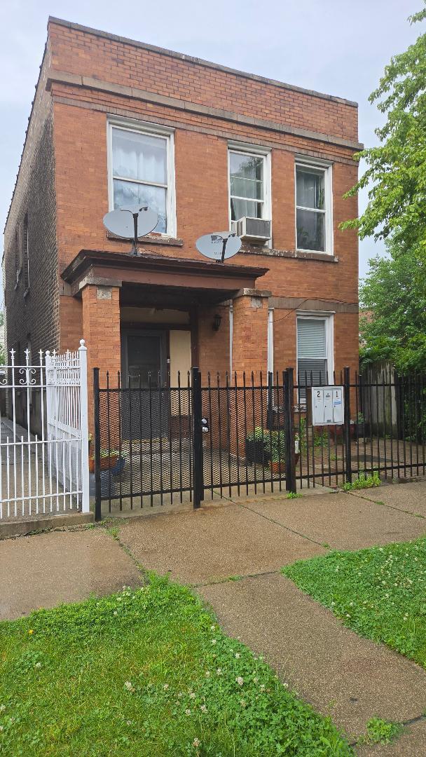 3142 W 40th Pl., Chicago, IL 60632