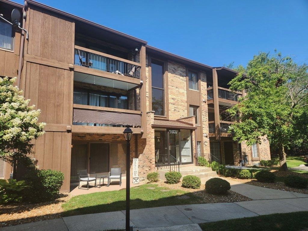 7509 W 175 St. #232, Tinley Park, IL 60477