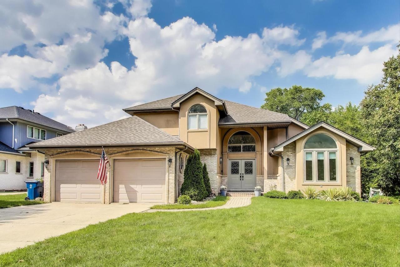 8990 W 99th St., Palos Hills, IL 60465