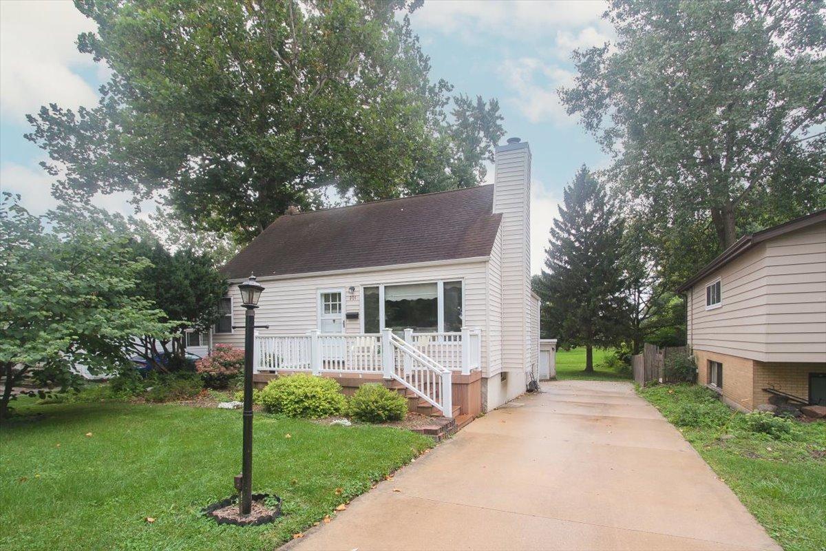 201 W Crystal Ave., Lombard, IL 60148
