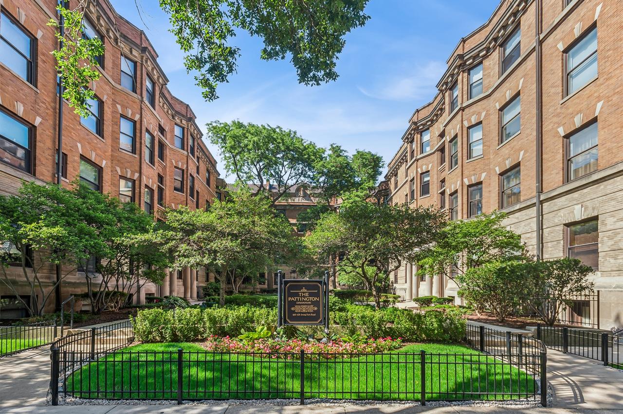672 W Irving Park Rd. #G2, Chicago, IL 60613