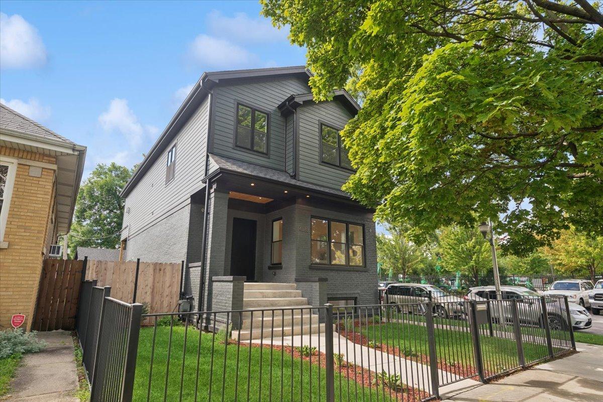 4183 W Nelson St., Chicago, IL 60641