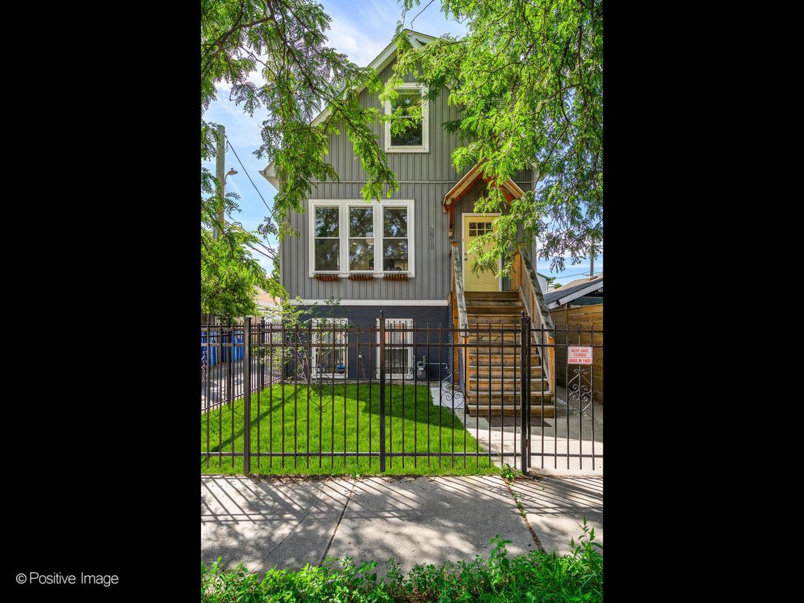 3915 W Palmer St., Chicago, IL 60647