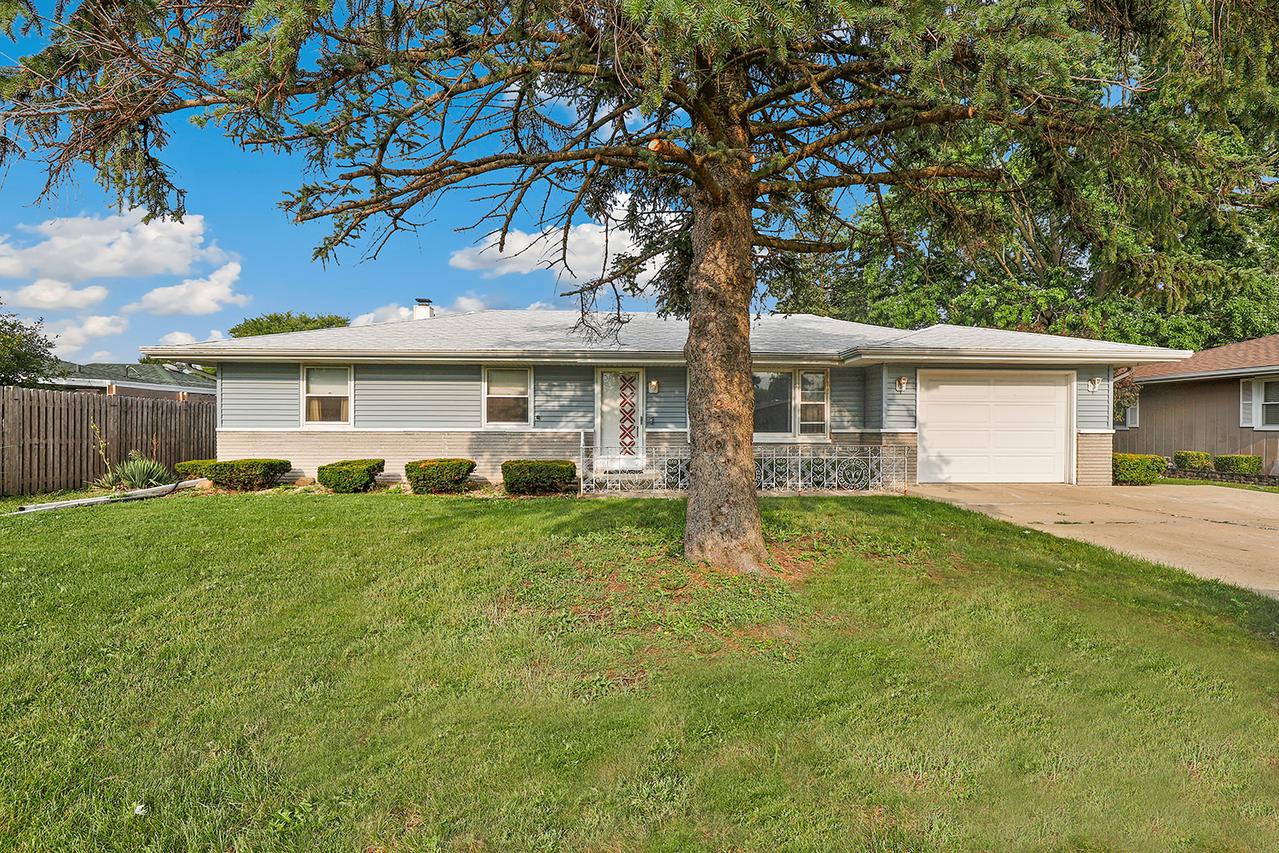 2207 Eldorado Dr., Crest Hill, IL 60403