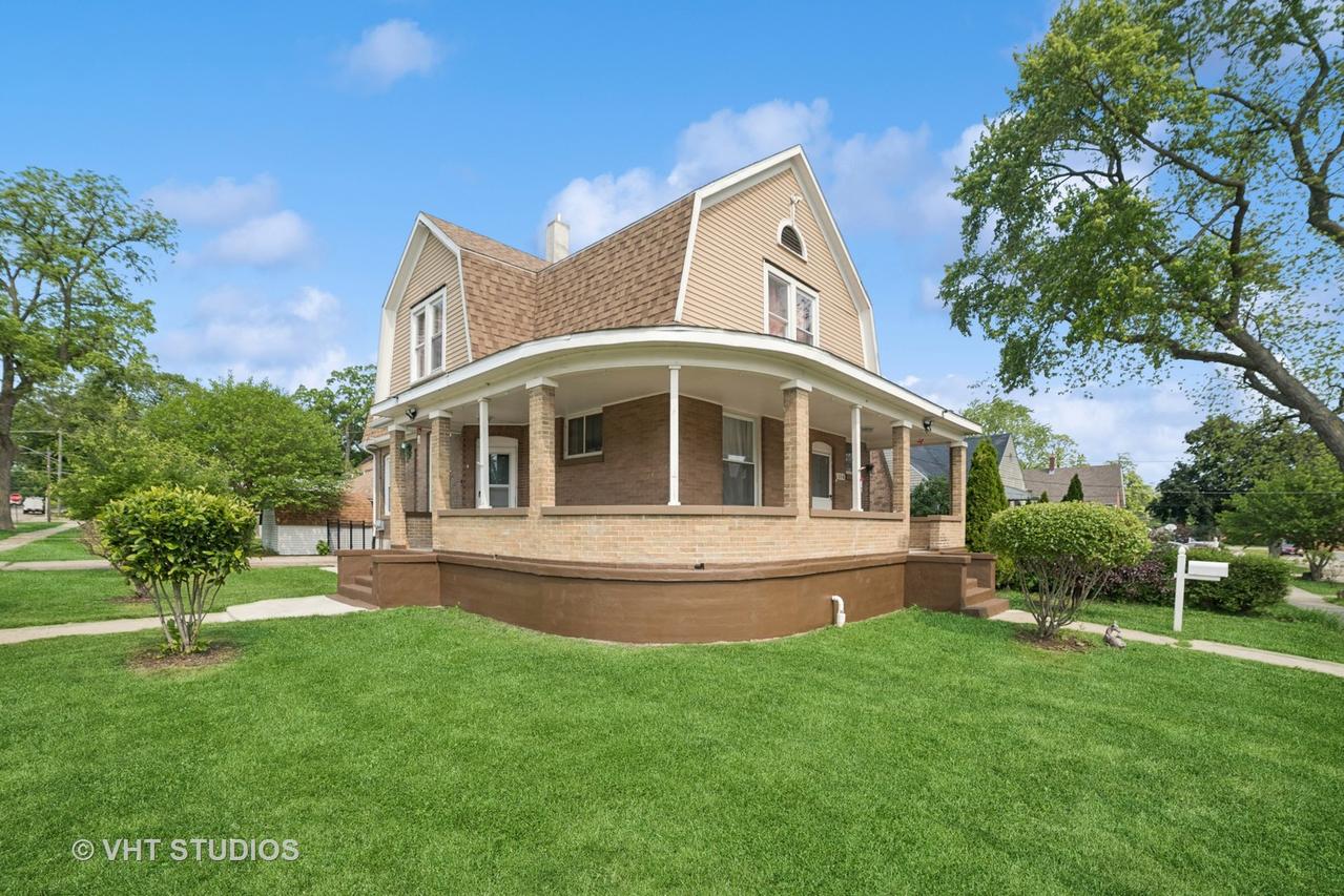558 N Crystal St., Elgin, IL 60123