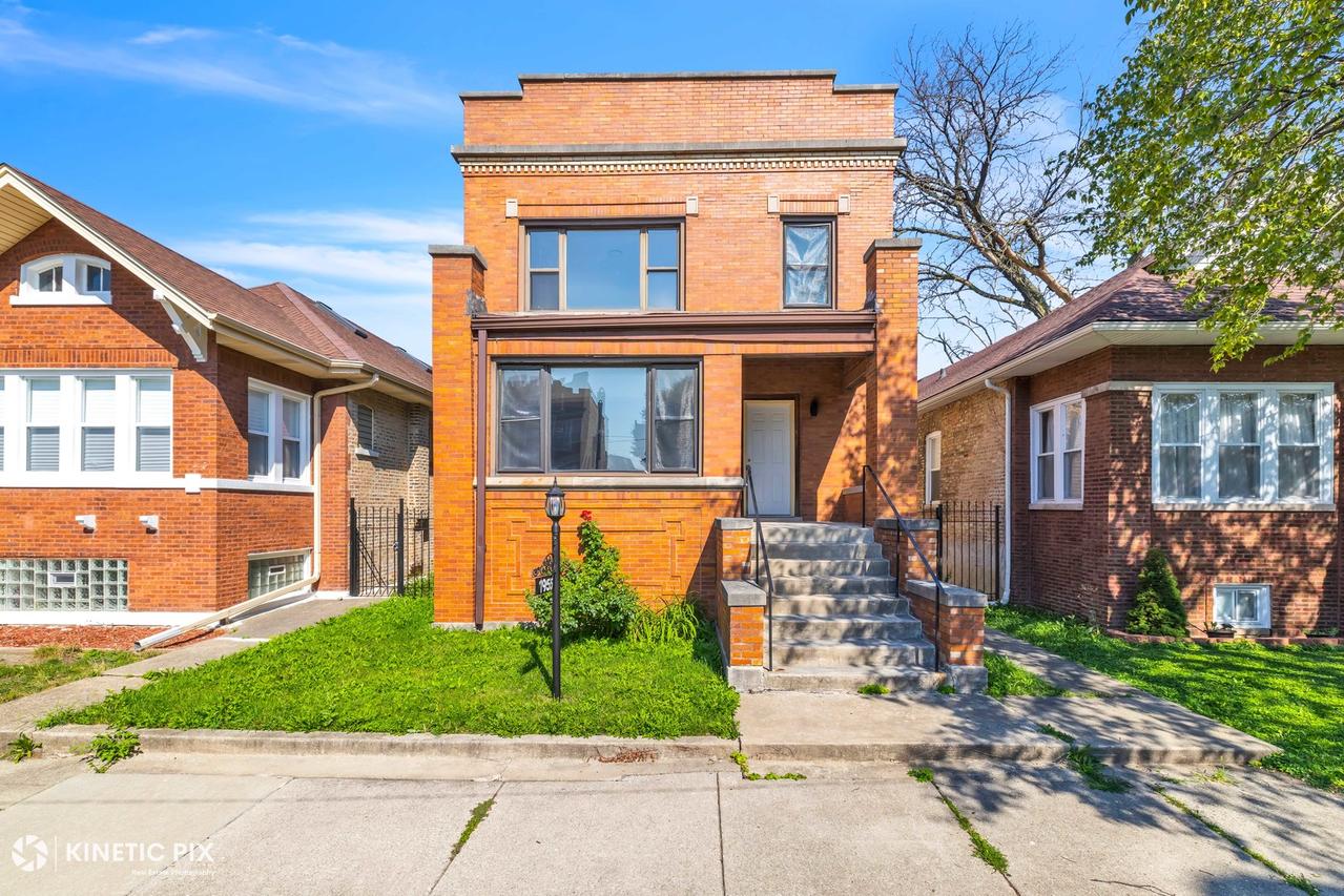 7955 S Elizabeth St., Chicago, IL 60620