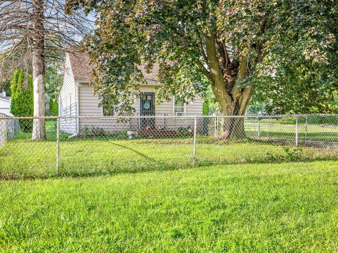 1734 Sandy Hollow Rd., Rockford, IL 61109