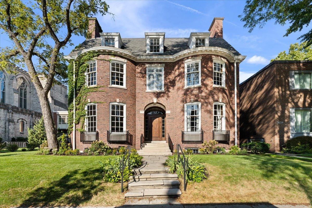5638 S Woodlawn Ave., Chicago, IL 60637