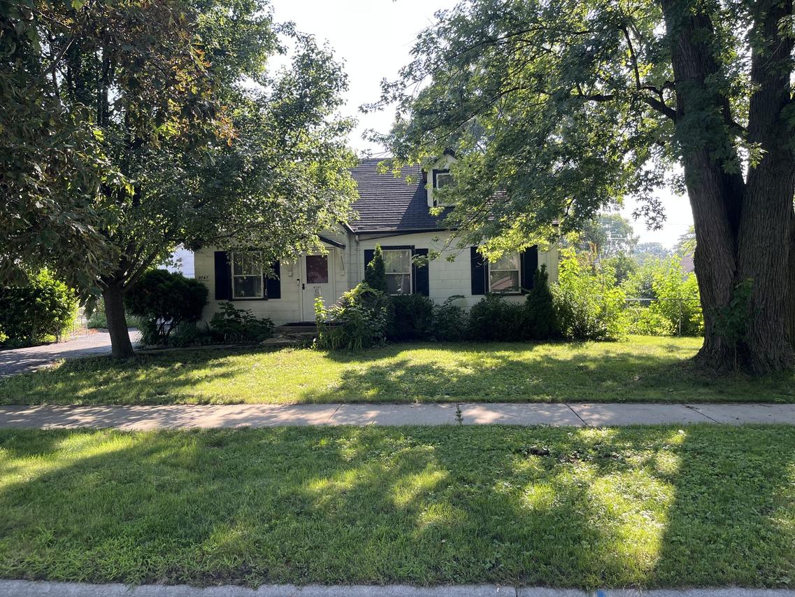 9747 Mcvicker Ave., Oak Lawn, IL 60453