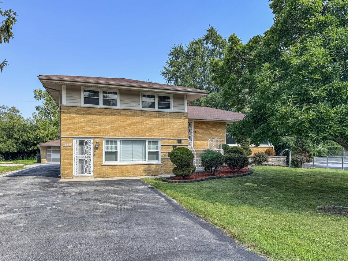 15831 Trumbull Ave., Markham, IL 60428