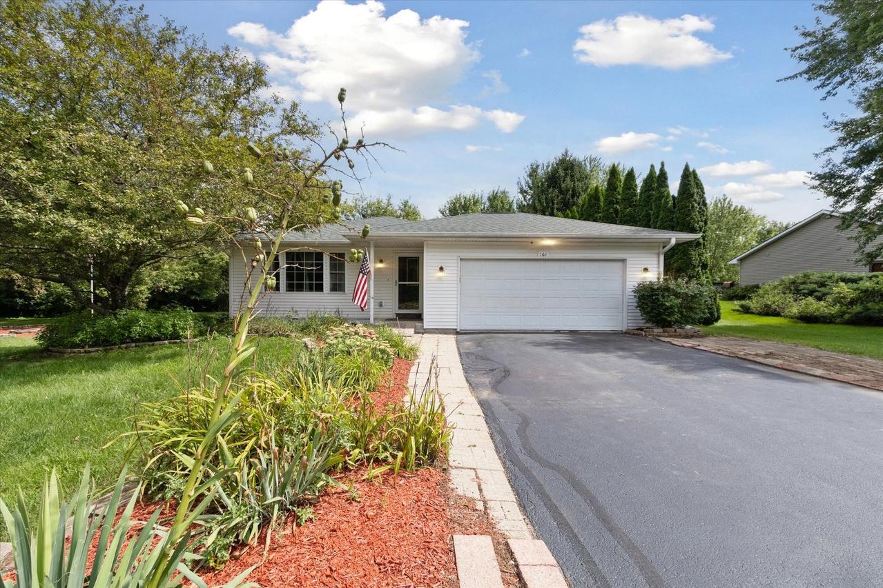 161 Columbia St., Poplar Grove, IL 61065