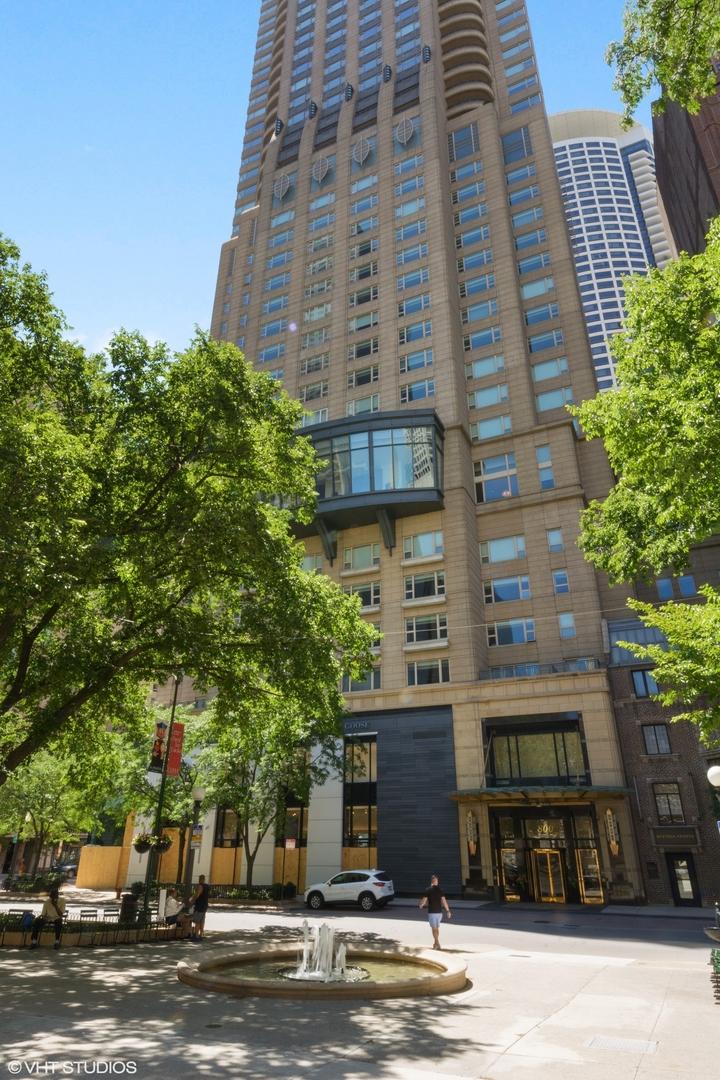 800 N Michigan Ave. #3502, Chicago, IL 60611