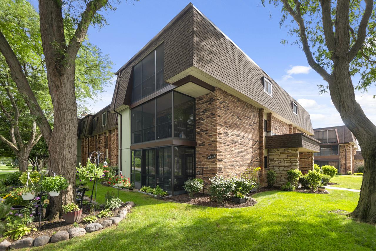 9198 South Rd. #A, Palos Hills, IL 60465