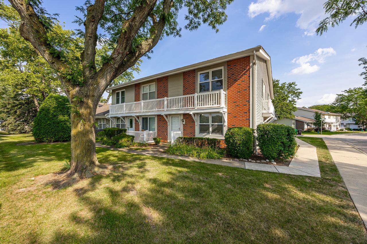 209 Amherst Ct. #C, Bloomingdale, IL 60108
