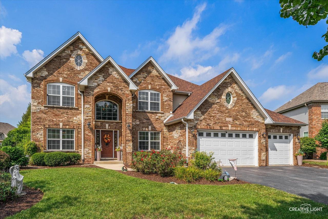 1242 Deerpath Dr., Yorkville, IL 60560