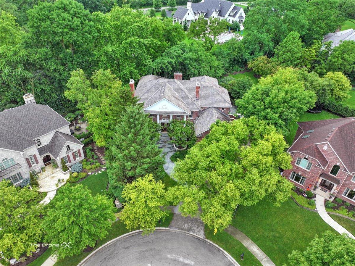 1602 Hunters Glen Dr., Wheaton, IL 60189