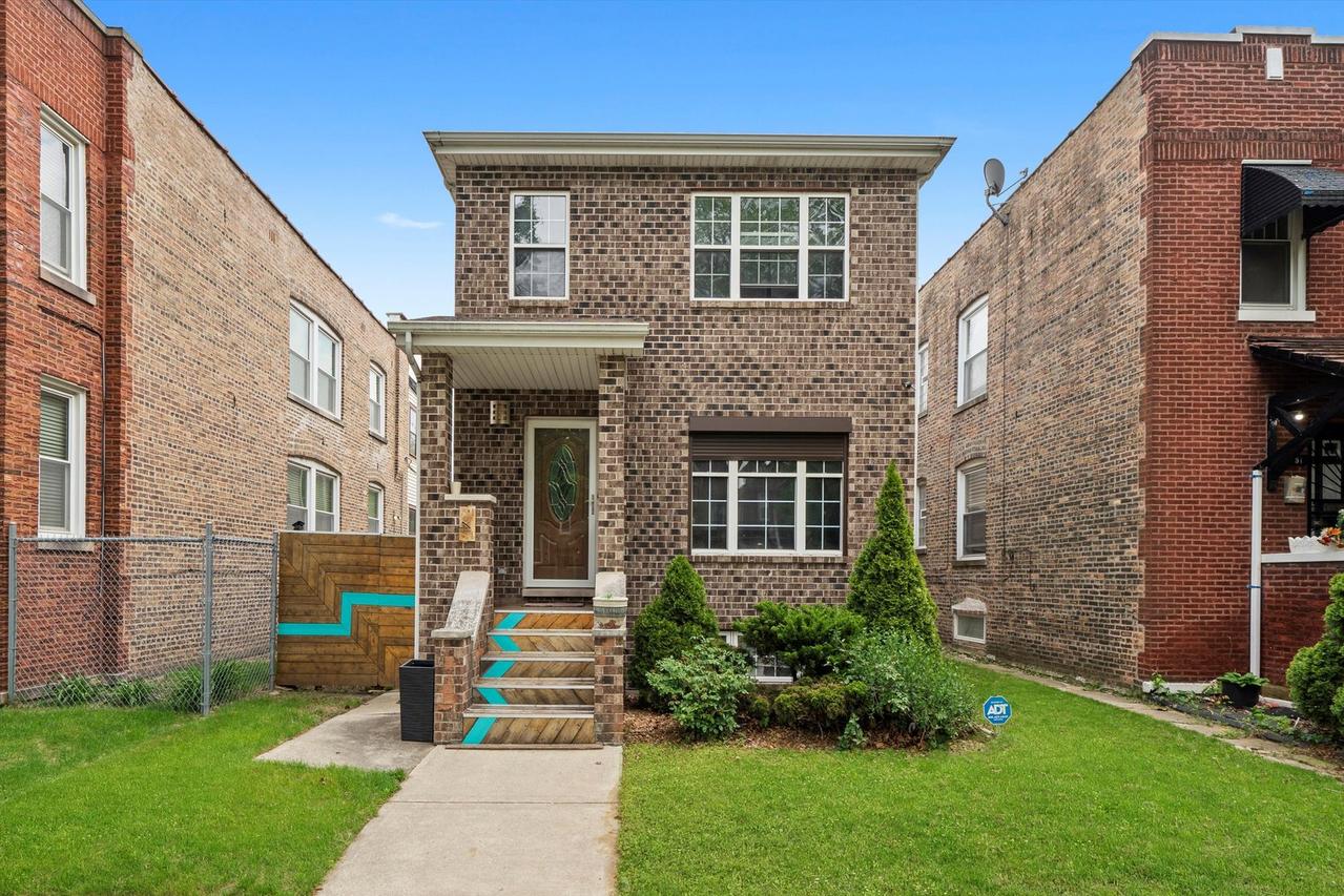 7947 S Clyde Ave., Chicago, IL 60617
