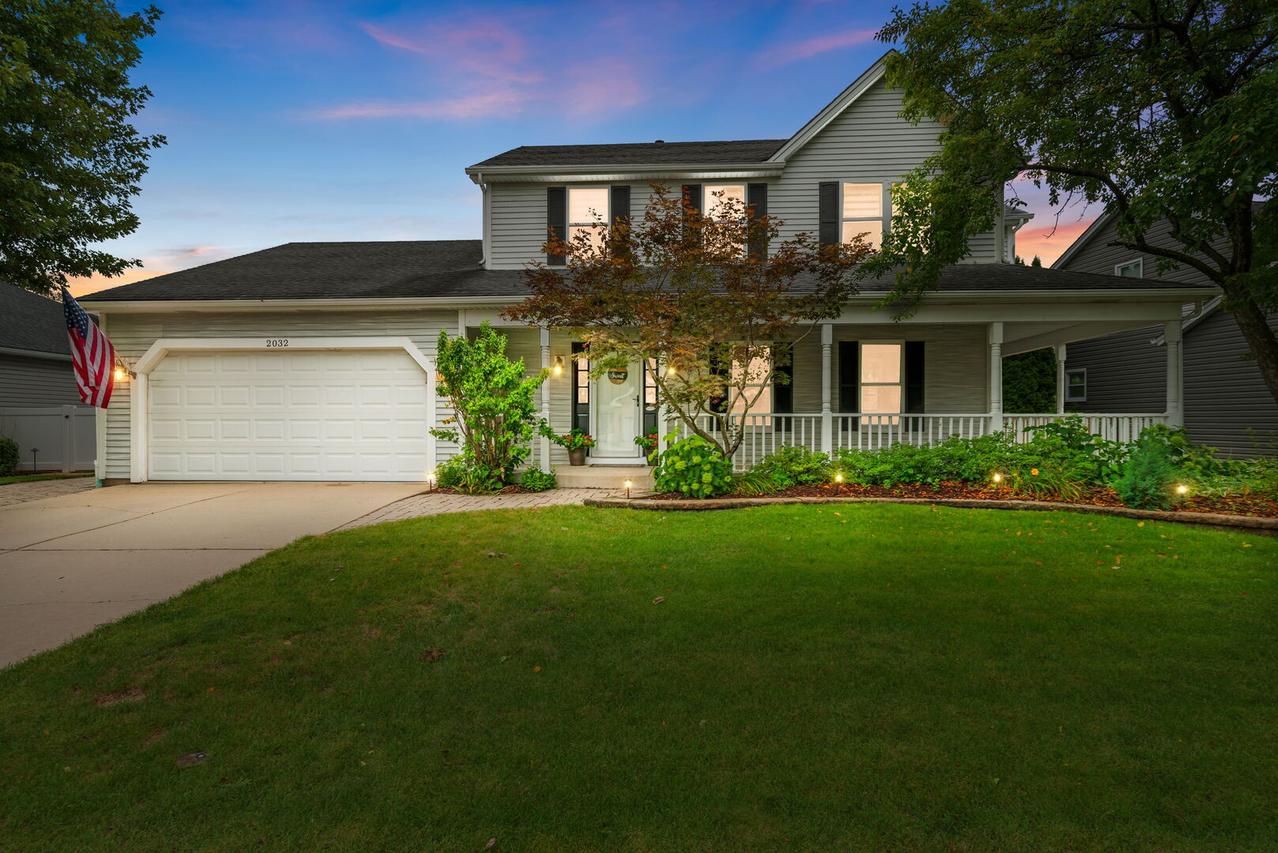 2032 Swan Ln., Elgin, IL 60123