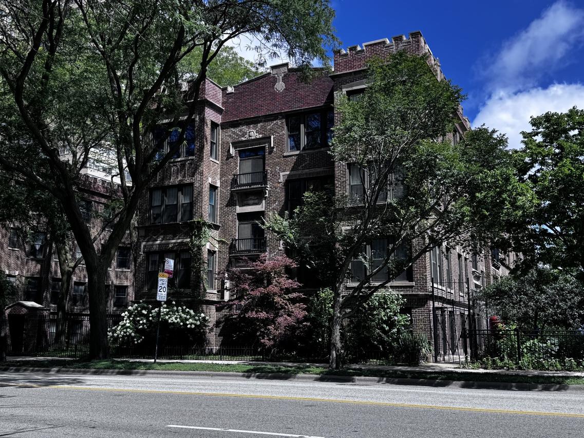 6249 N Sheridan Rd. #5, Chicago, IL 60660