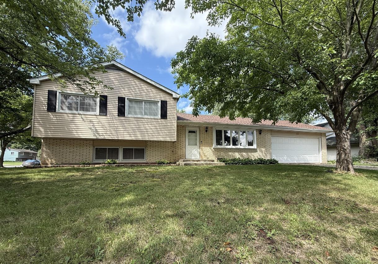 238 Berkshire Dr., Crystal Lake, IL 60014