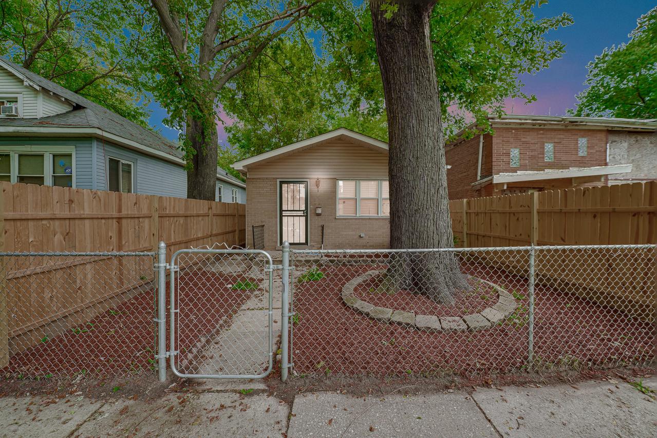 255 W 117th St., Chicago, IL 60628