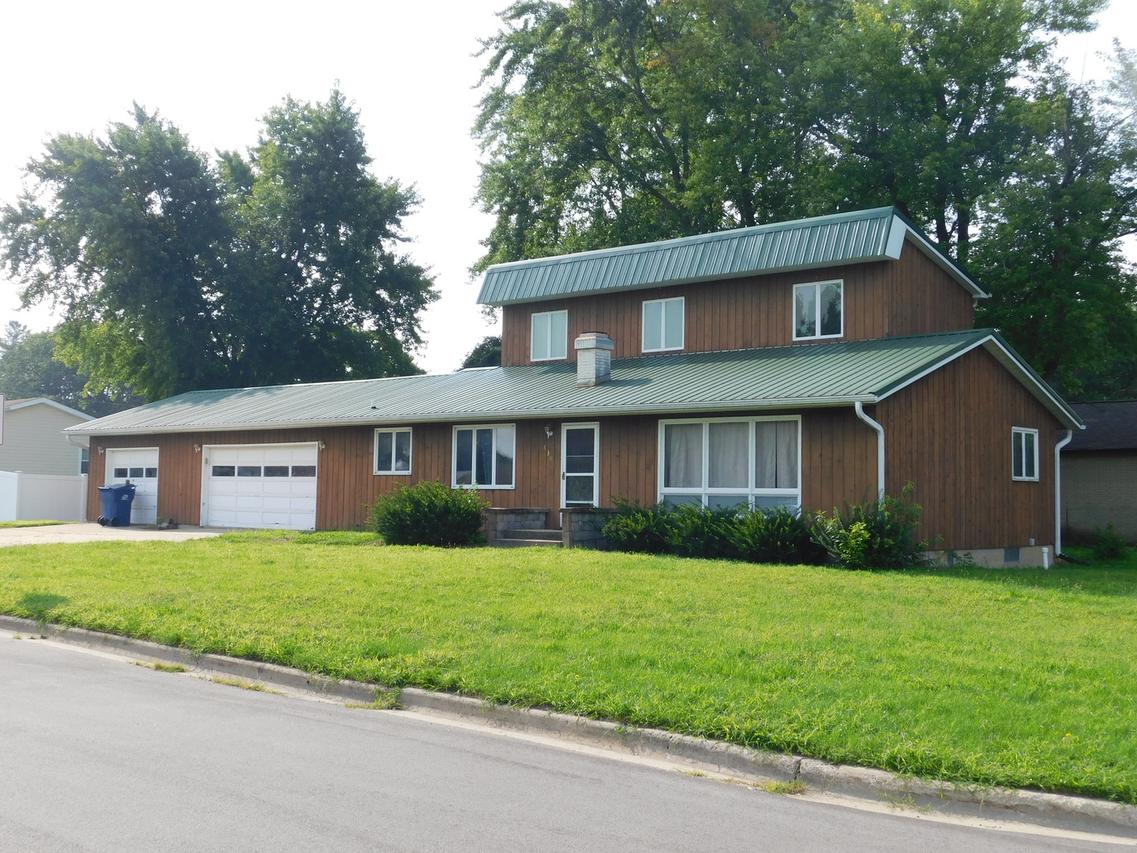 630 N 23rd St., Lasalle, IL 61301
