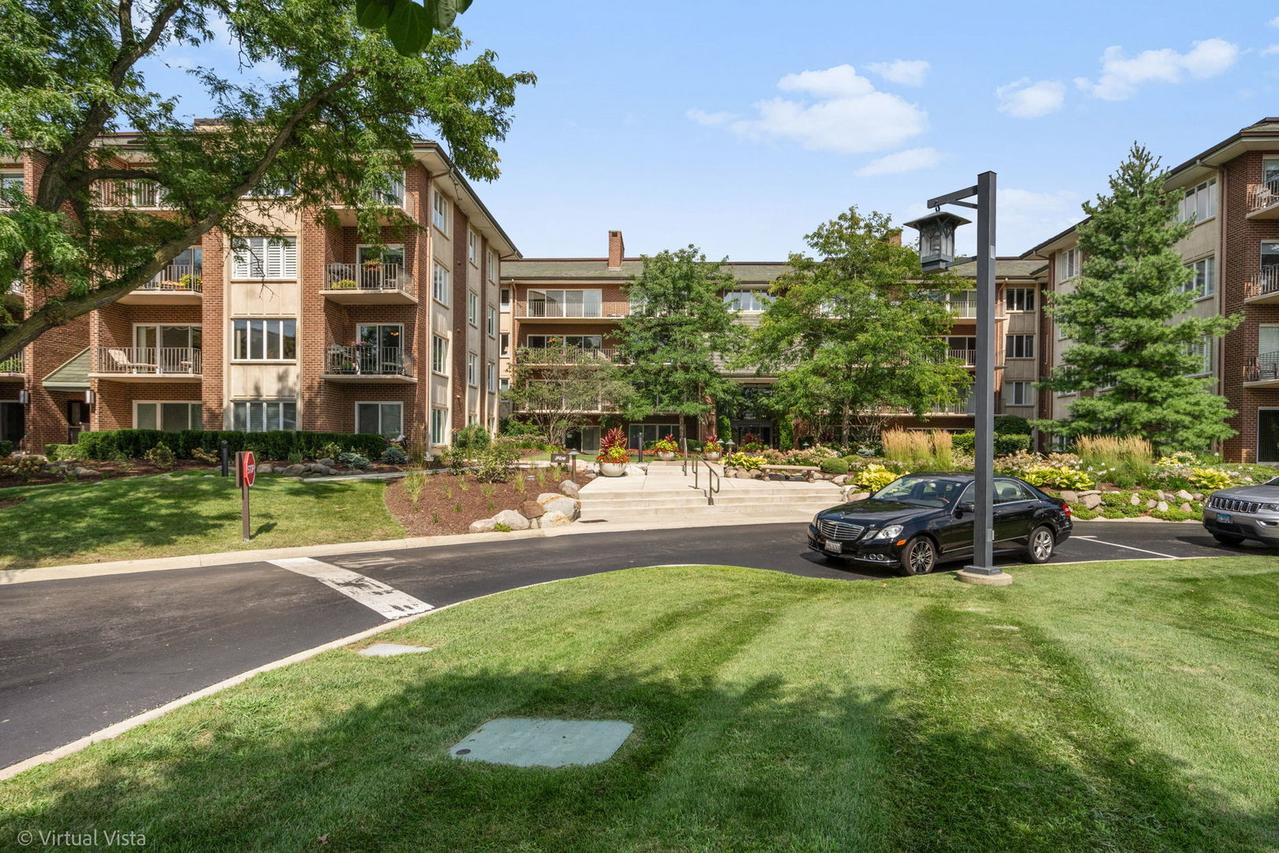 5 Oak Brook Club Dr. #P3N, Oak Brook, IL 60523