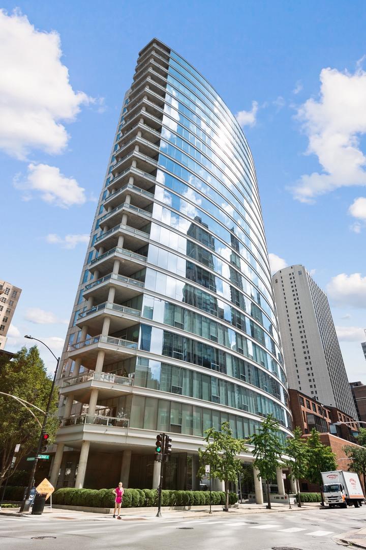 30 W Oak St. #5E, Chicago, IL 60610