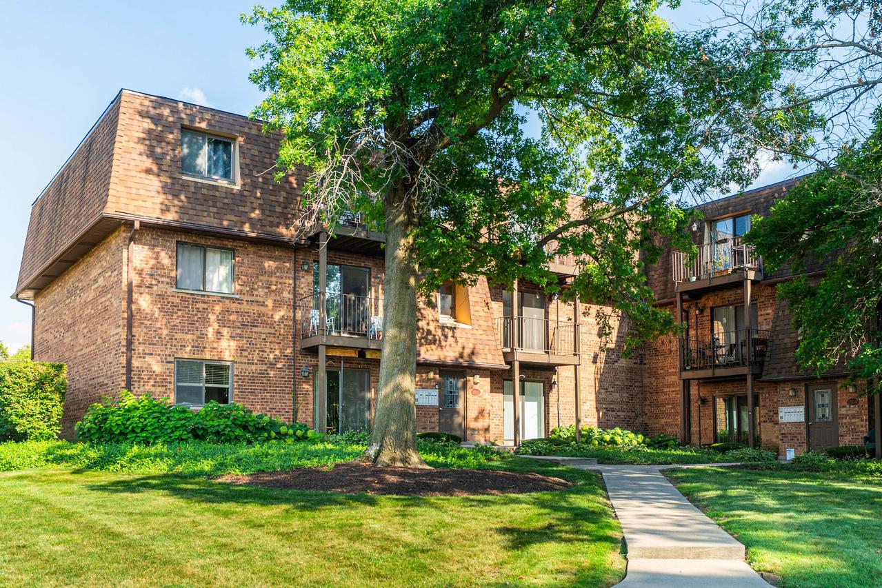 1500 S Fairfield Ave. #13B, Lombard, IL 60148